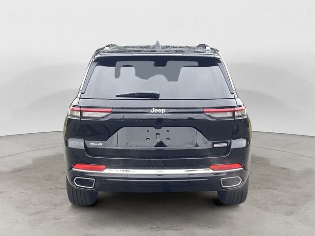 2025 Jeep Grand Cherokee Overland photo 3