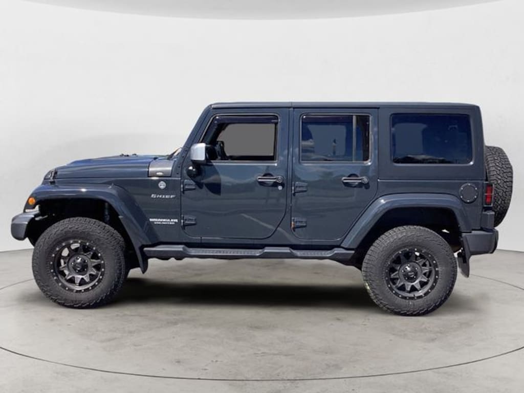 Used 2017 Jeep Wrangler Unlimited Sahara SUV