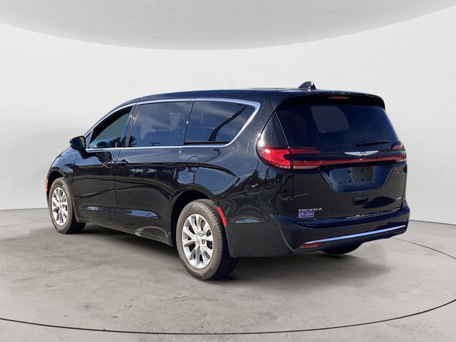 2025 Chrysler Pacifica photo 2