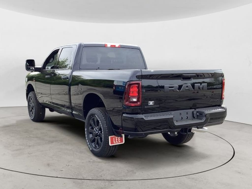 New 2026 Ram 3500 BIG HORN CREW CAB 4X4 6'4 BOX Pickup