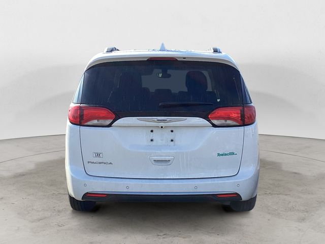 2020 Chrysler Pacifica Touring L photo 4