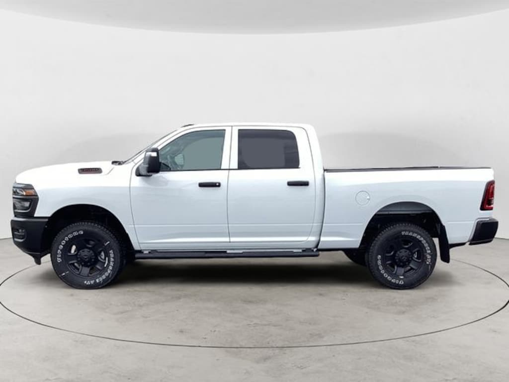 New 2026 Ram 3500 TRADESMAN CREW CAB 4X4 6'4 BOX Pickup