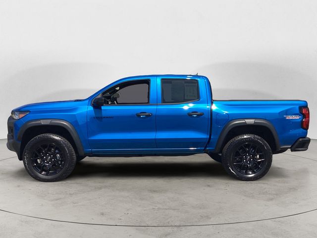 2024 Chevrolet Colorado Trail Boss photo 2