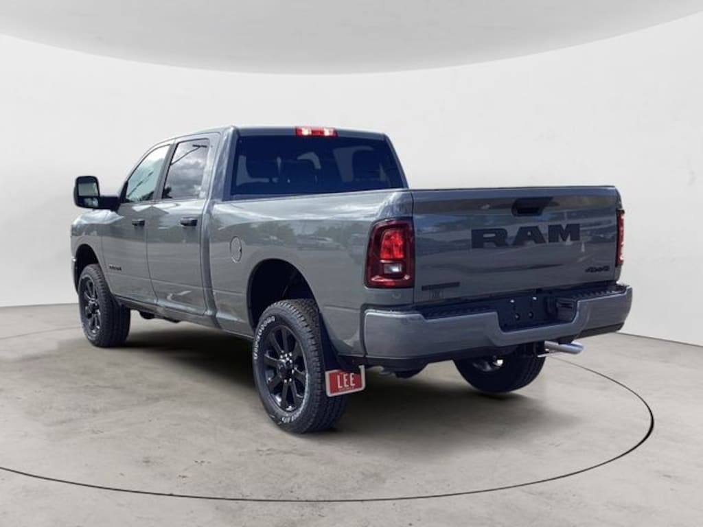 New 2026 Ram 2500 BIG HORN CREW CAB 4X4 6'4 BOX Pickup