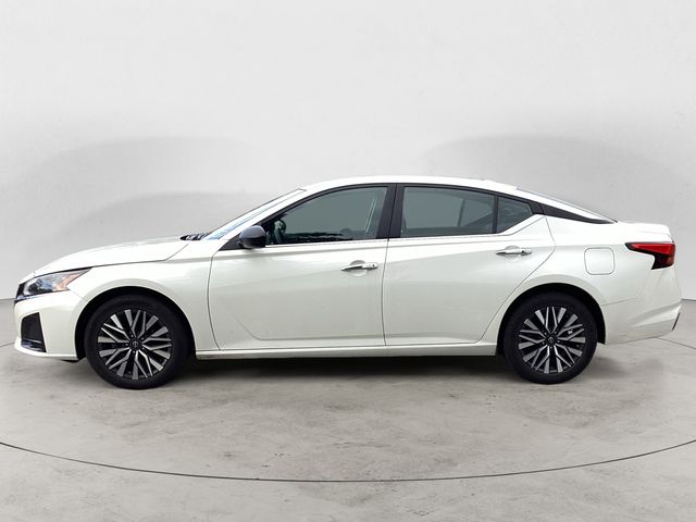 2024 Nissan Altima 2.5 SV photo 2