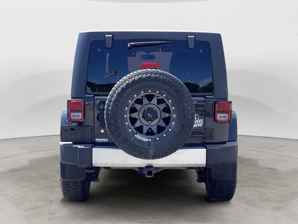 Used 2017 Jeep Wrangler Unlimited Sahara SUV