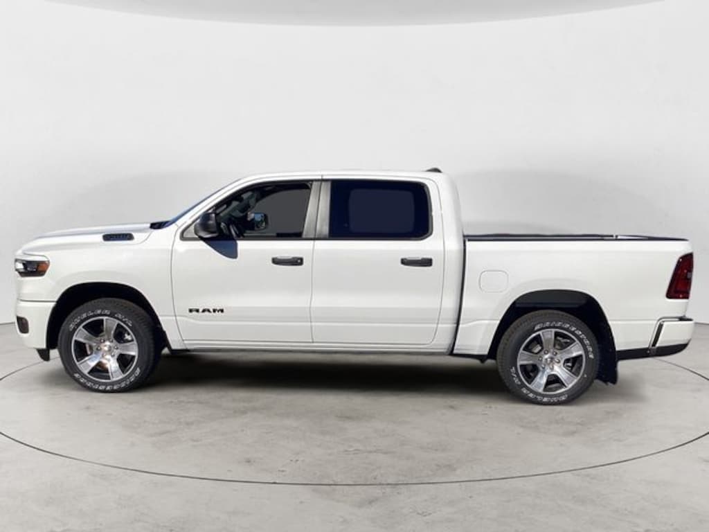 New 2025 Ram 1500 Tradesman Crew Cab 4x4 5'7 Box Pickup