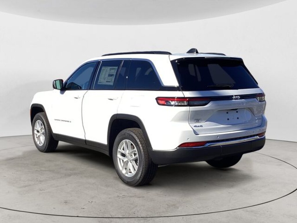 New 2025 Jeep Grand Cherokee LAREDO X 4X4 Sport Utility