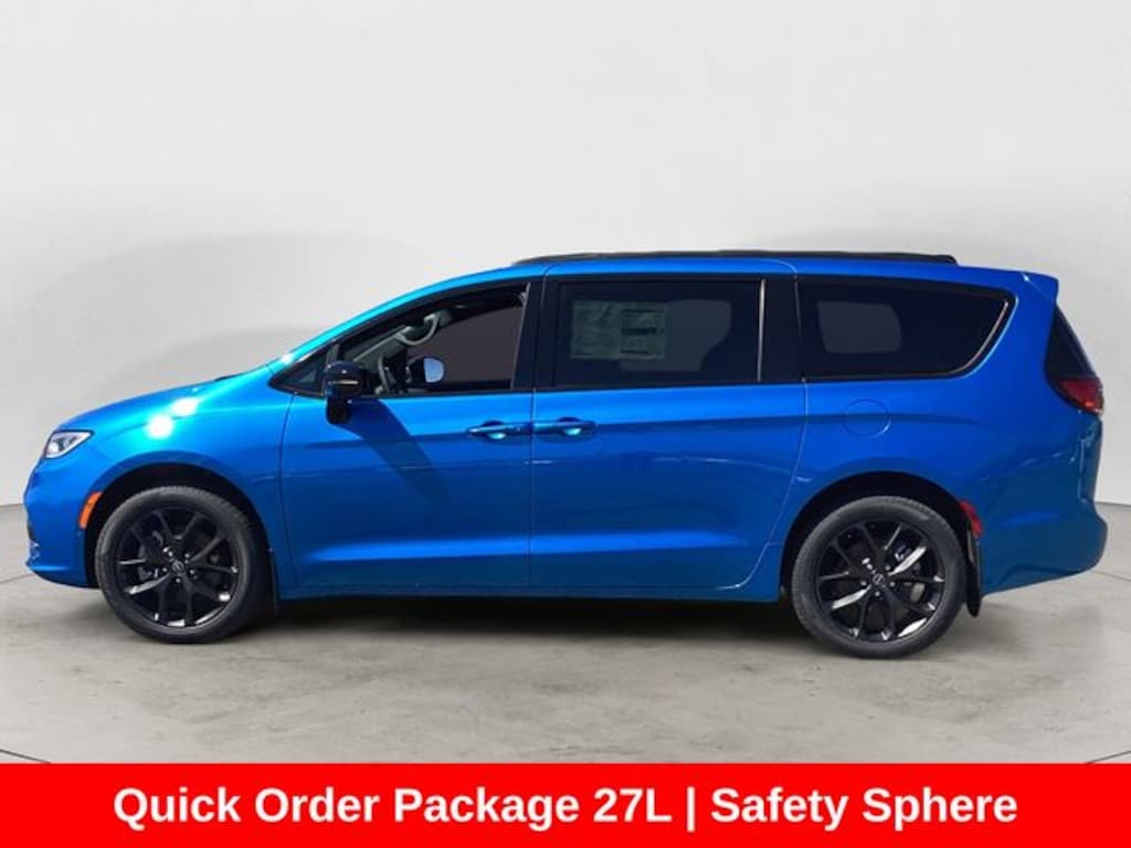 New 2026 Chrysler Pacifica SELECT AWD Passenger Van
