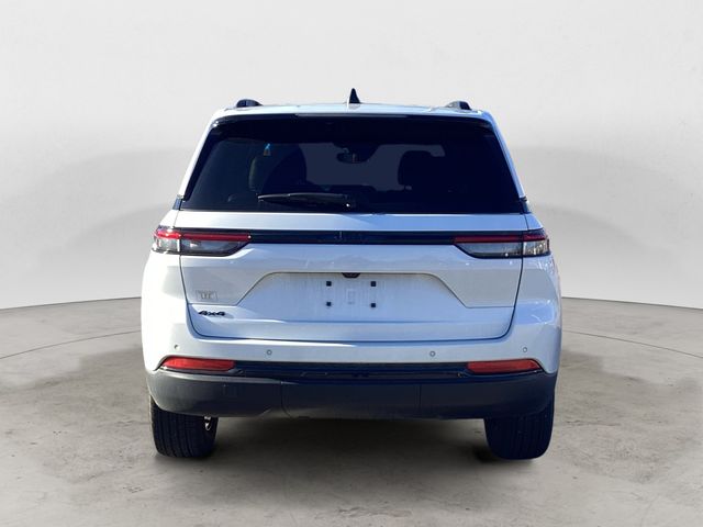 2024 Jeep Grand Cherokee Altitude photo 4