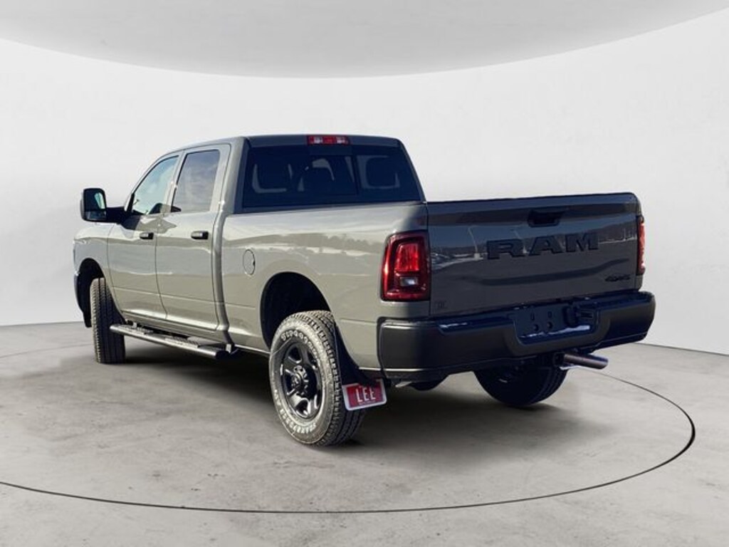New 2026 Ram 3500 TRADESMAN CREW CAB 4X4 6'4 BOX Pickup