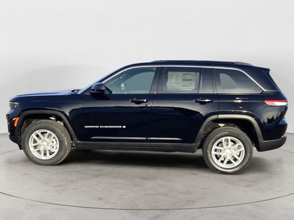 New 2025 Jeep Grand Cherokee LAREDO X 4X4 Sport Utility