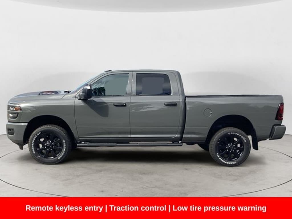 New 2026 Ram 2500 BLACK EXPRESS CREW CAB 4X4 6'4 BOX Pickup
