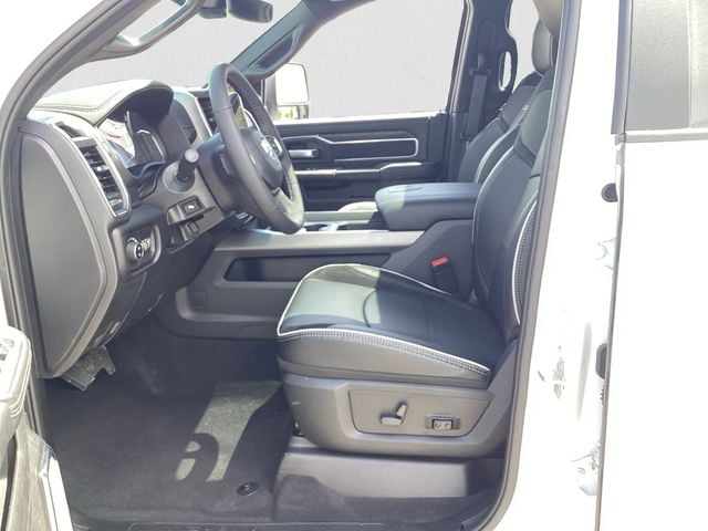 2026 RAM 3500 Laramie - Photo 10