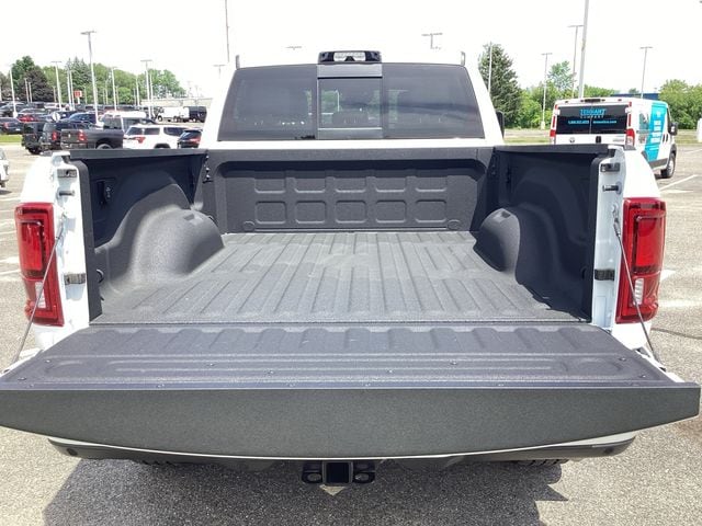 2026 RAM 3500 Laramie - Photo 18