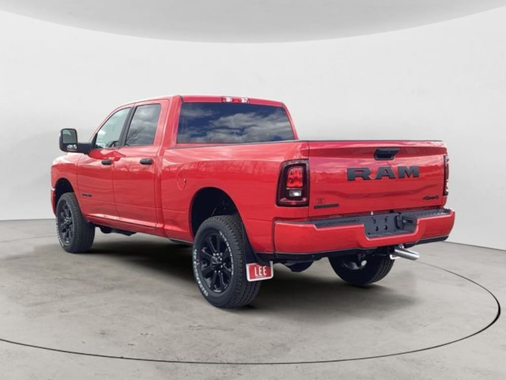 New 2026 Ram 2500 BIG HORN CREW CAB 4X4 6'4 BOX Pickup