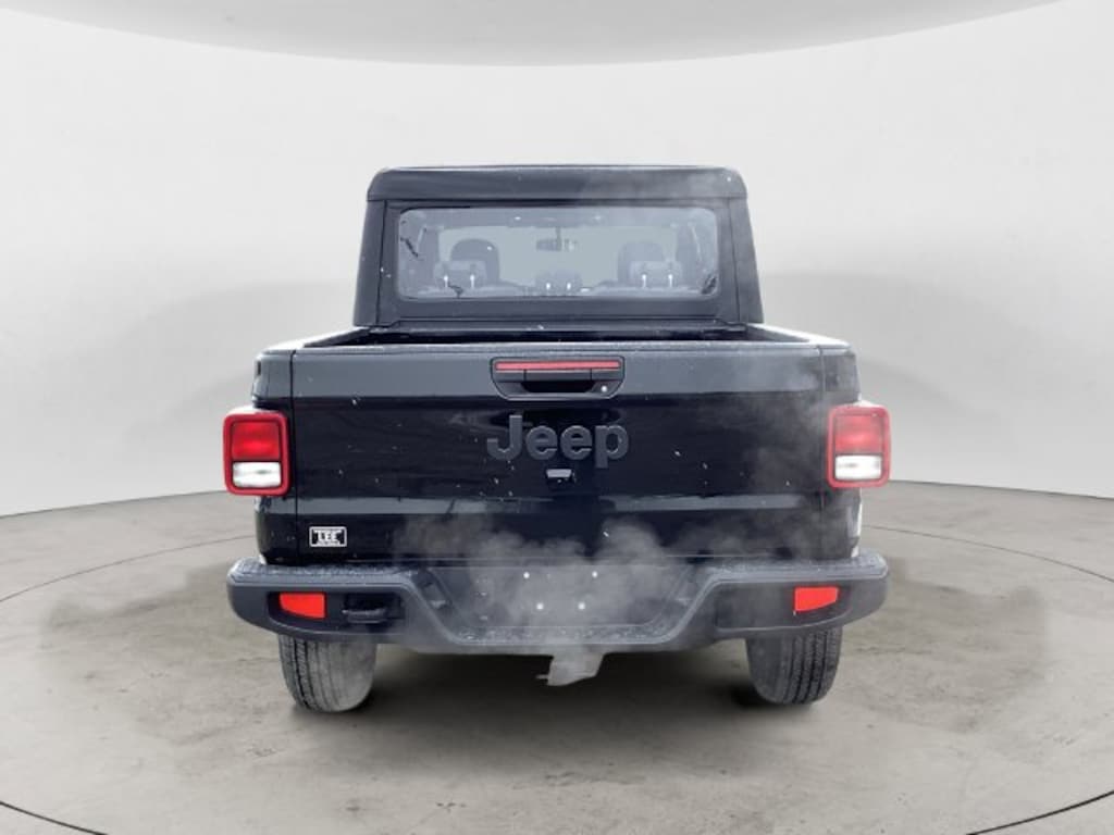 New 2026 Jeep Gladiator SPORT 4X4 Pickup