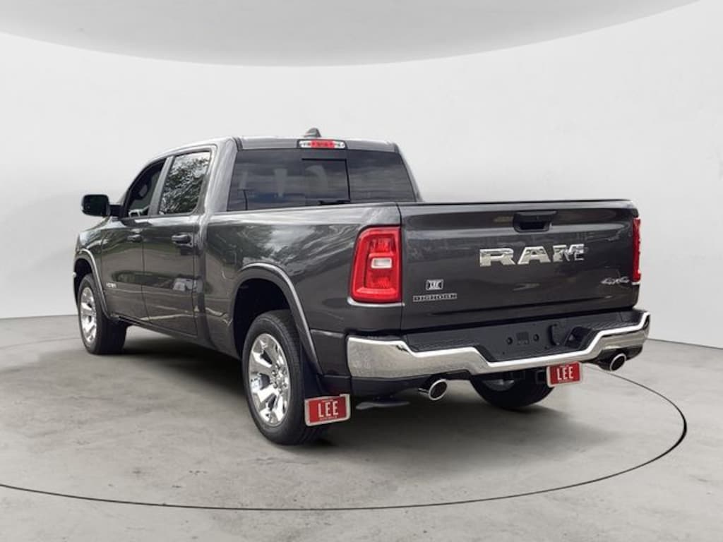 New 2026 Ram 1500 BIG HORN CREW CAB 4X4 6'4 BOX Pickup