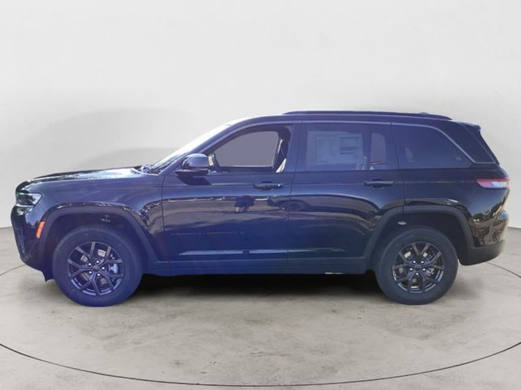 New 2027 Jeep Grand Cherokee Laredo Altitude Sport Utility