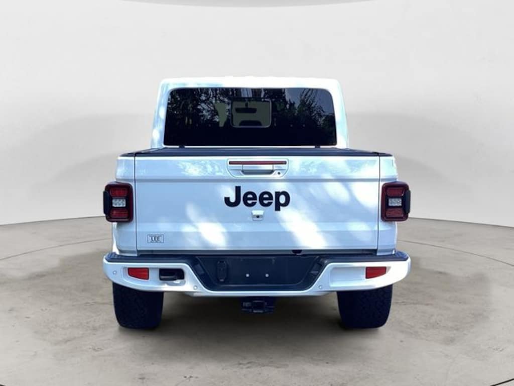 Used 2023 Jeep Gladiator Overland Truck