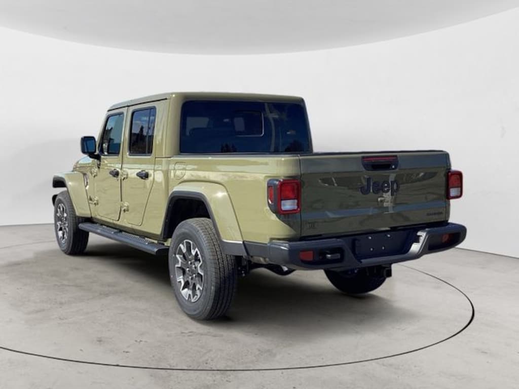 New 2026 Jeep Gladiator SAHARA 4X4 Pickup