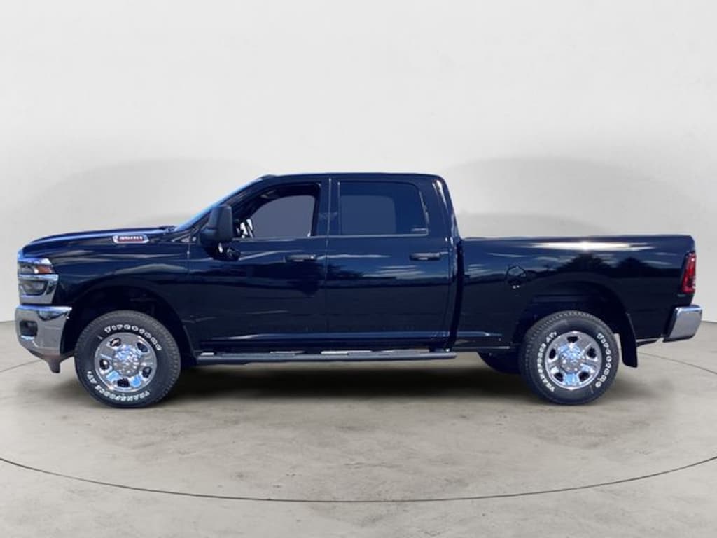 New 2026 Ram 3500 TRADESMAN CREW CAB 4X4 6'4 BOX Pickup