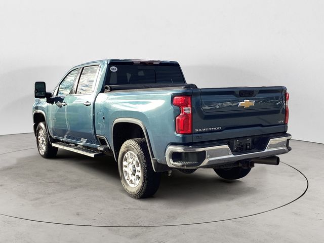 2024 Chevrolet Silverado 3500HD LTZ photo 3