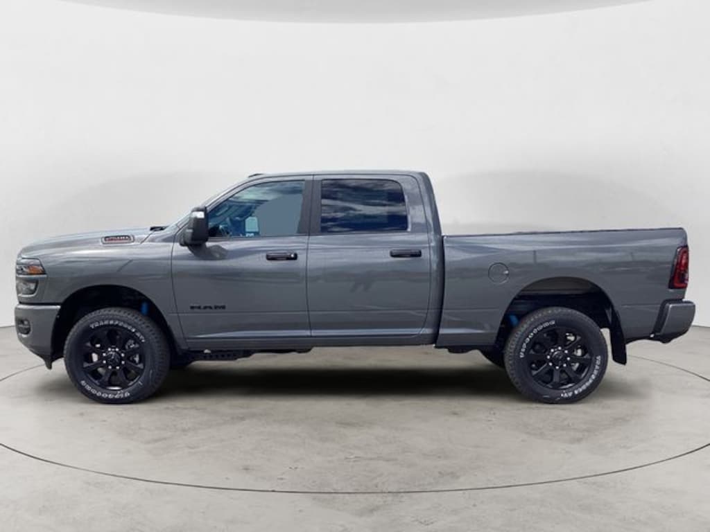 New 2026 Ram 2500 BIG HORN CREW CAB 4X4 6'4 BOX Pickup
