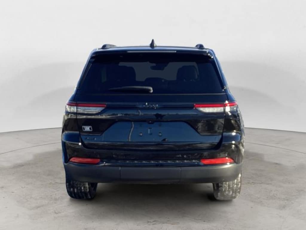 Certified 2023 Jeep Grand Cherokee Altitude SUV