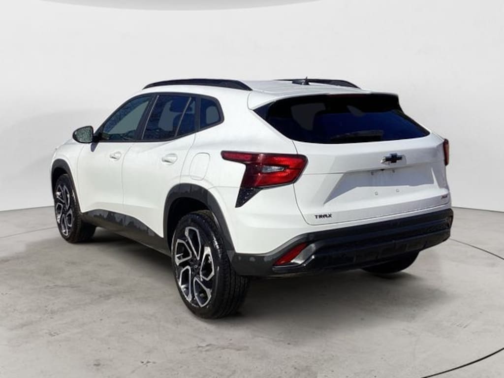 Used 2025 Chevrolet Trax 2RS SUV