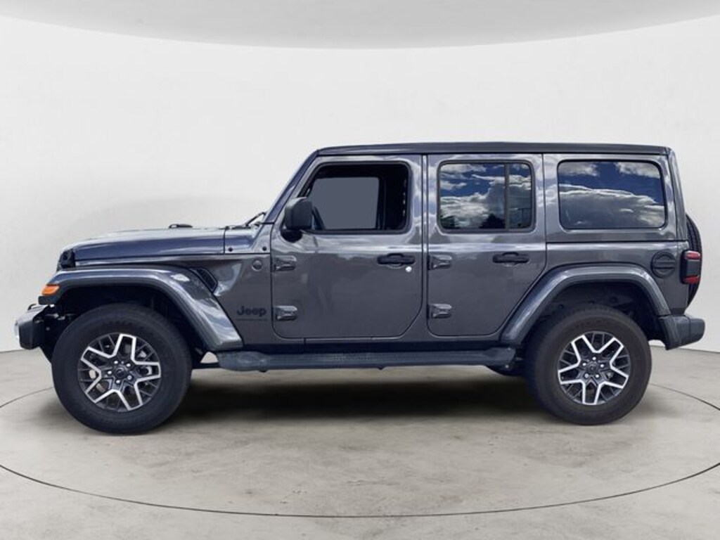 Used 2025 Jeep Wrangler Sahara SUV