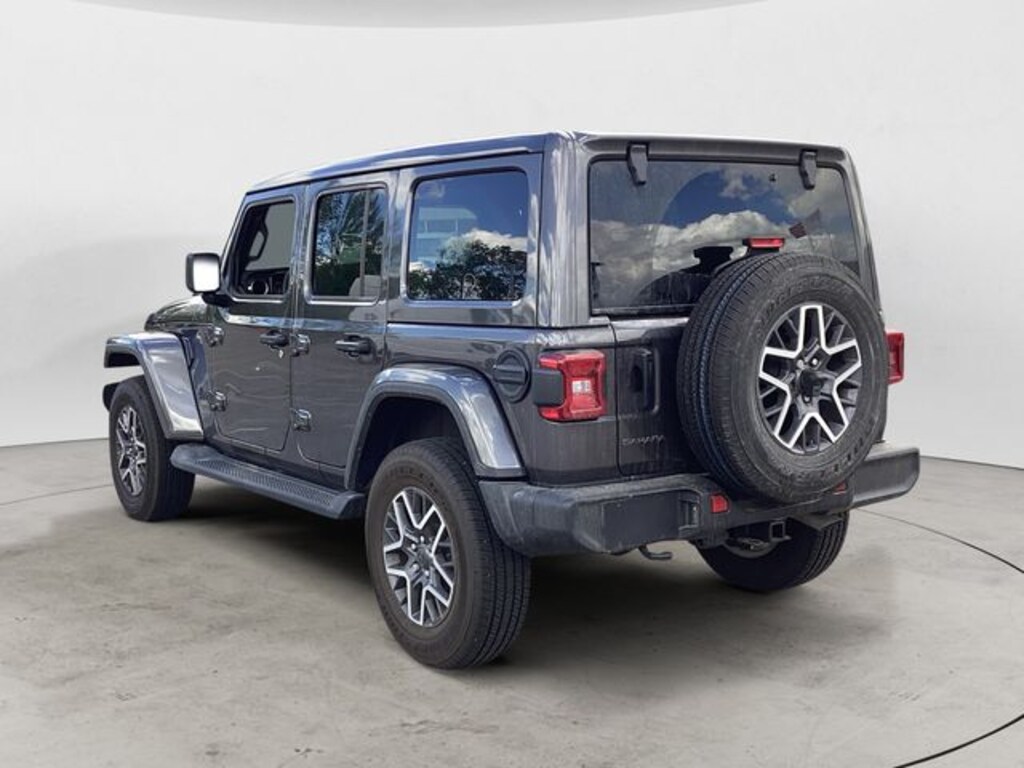 Used 2025 Jeep Wrangler Sahara SUV