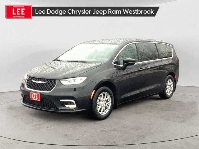 2026 Chrysler Pacifica Passenger Van 