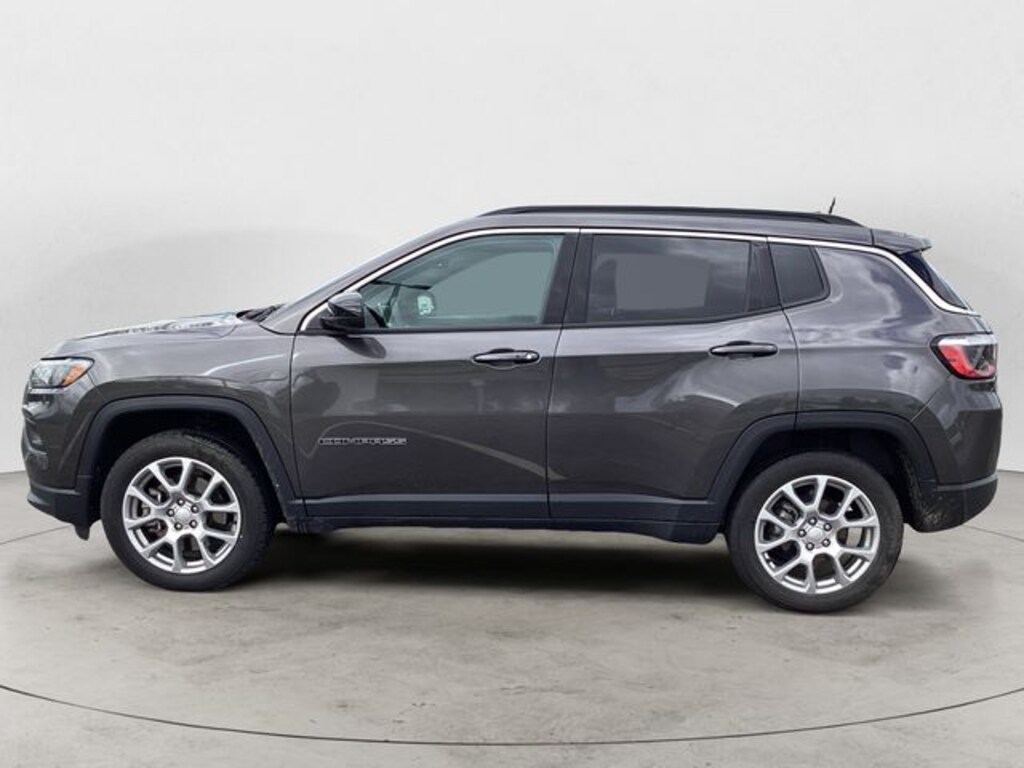 Used 2024 Jeep Compass Latitude Lux SUV