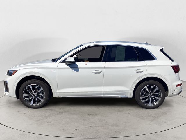 2022 Audi Q5 45 S line Premium photo 2
