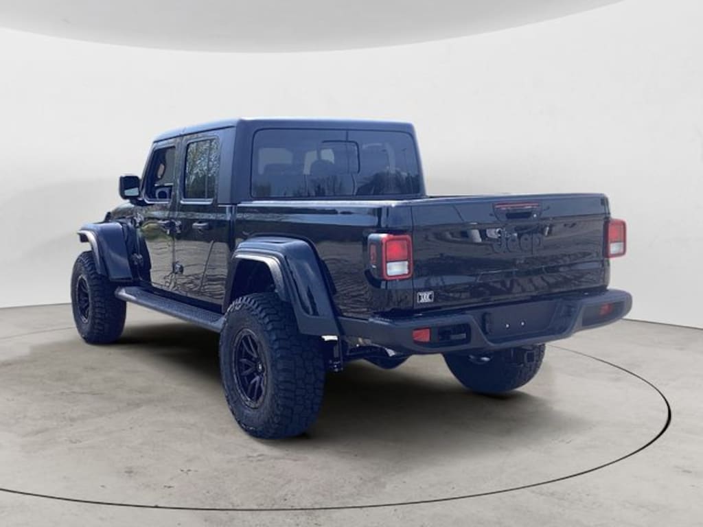 New 2026 Jeep Gladiator SPORT S 4X4 Pickup
