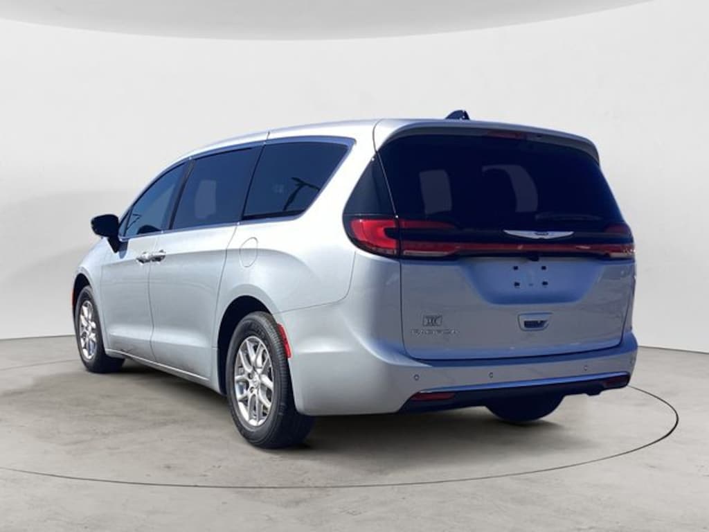New 2026 Chrysler Pacifica SELECT Passenger Van