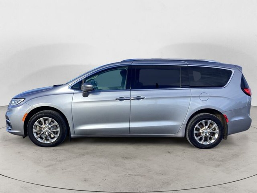 Used 2021 Chrysler Pacifica Touring L Minivan/Van