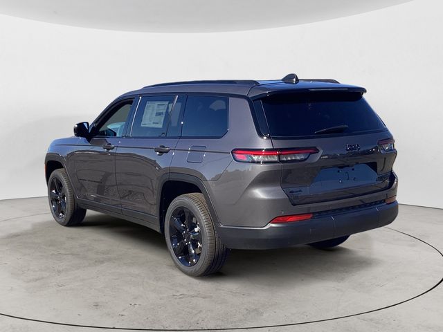 2025 Jeep Grand Cherokee Limited photo 2