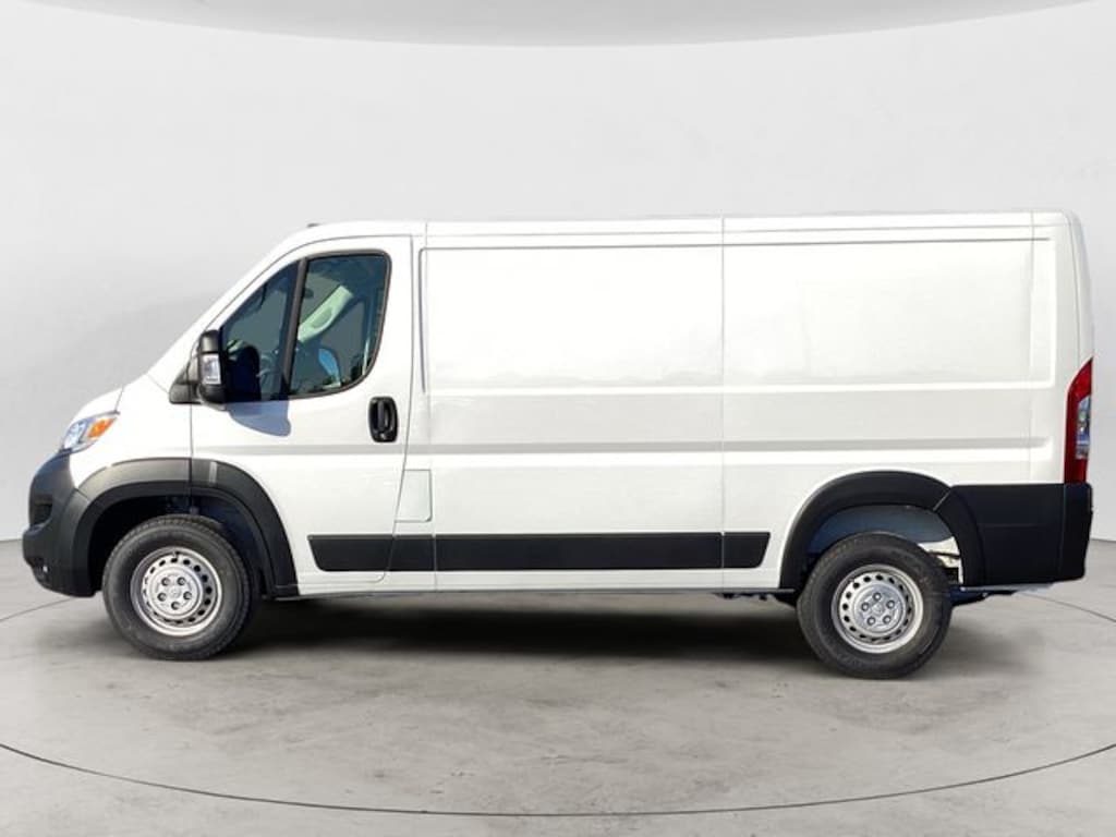 New 2025 Ram ProMaster PROMASTER 1500 TRADESMAN CARGO VAN LOW ROOF 136' W Cargo Van