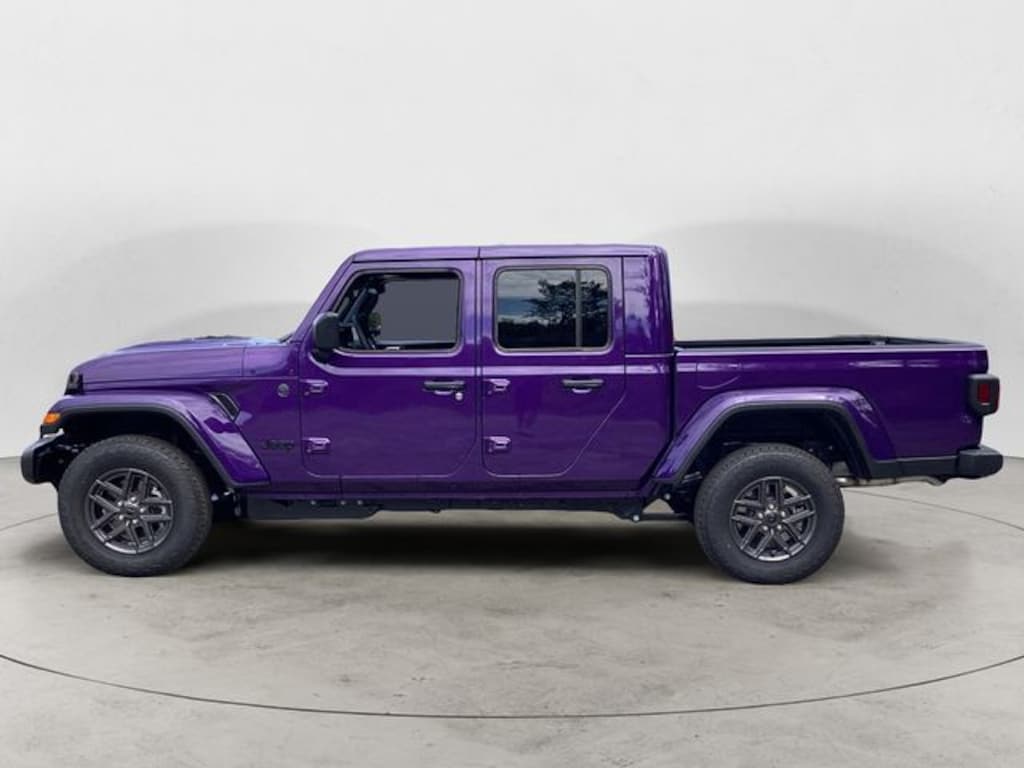New 2026 Jeep Gladiator SPORT S 4X4 Pickup