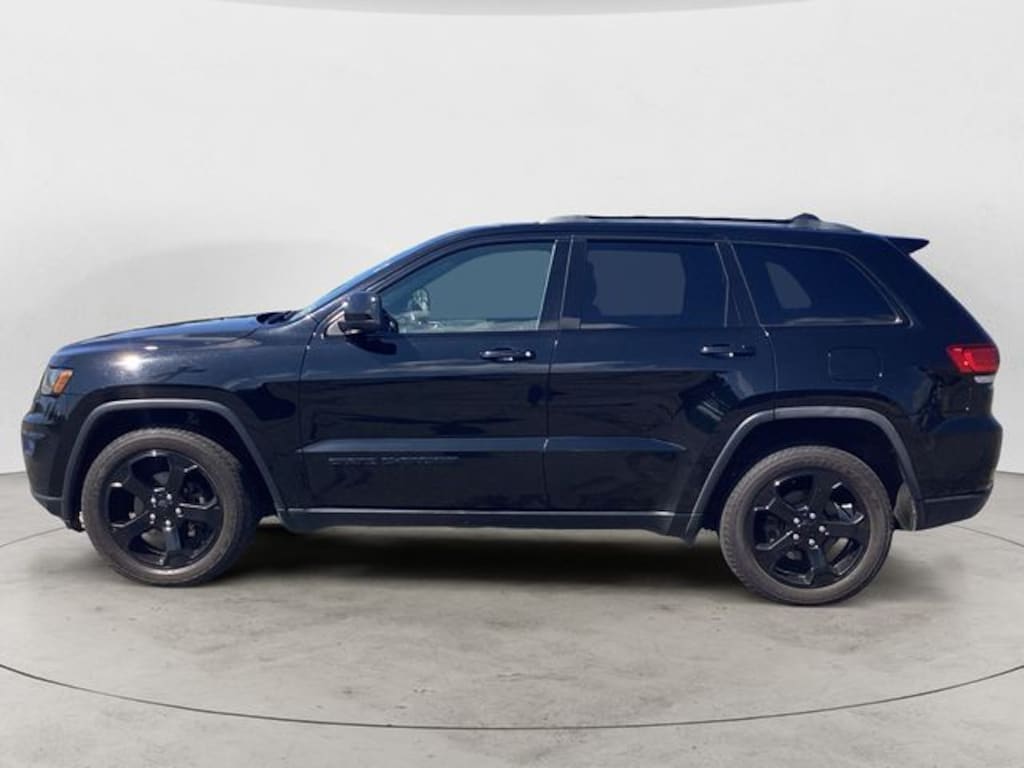 Used 2018 Jeep Grand Cherokee Laredo SUV