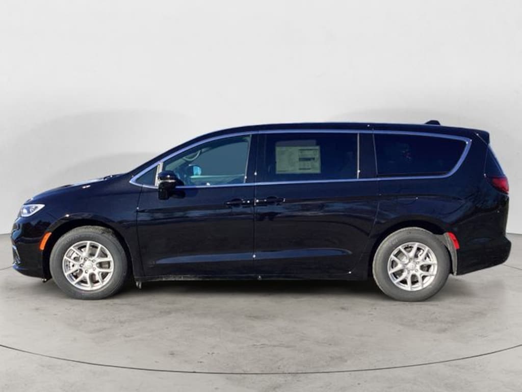 New 2026 Chrysler Pacifica SELECT Passenger Van
