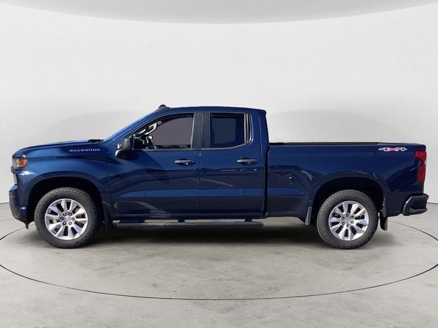 2022 Chevrolet Silverado 1500 Custom photo 2
