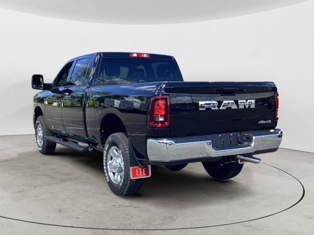 New 2026 Ram 3500 TRADESMAN CREW CAB 4X4 6'4 BOX Pickup