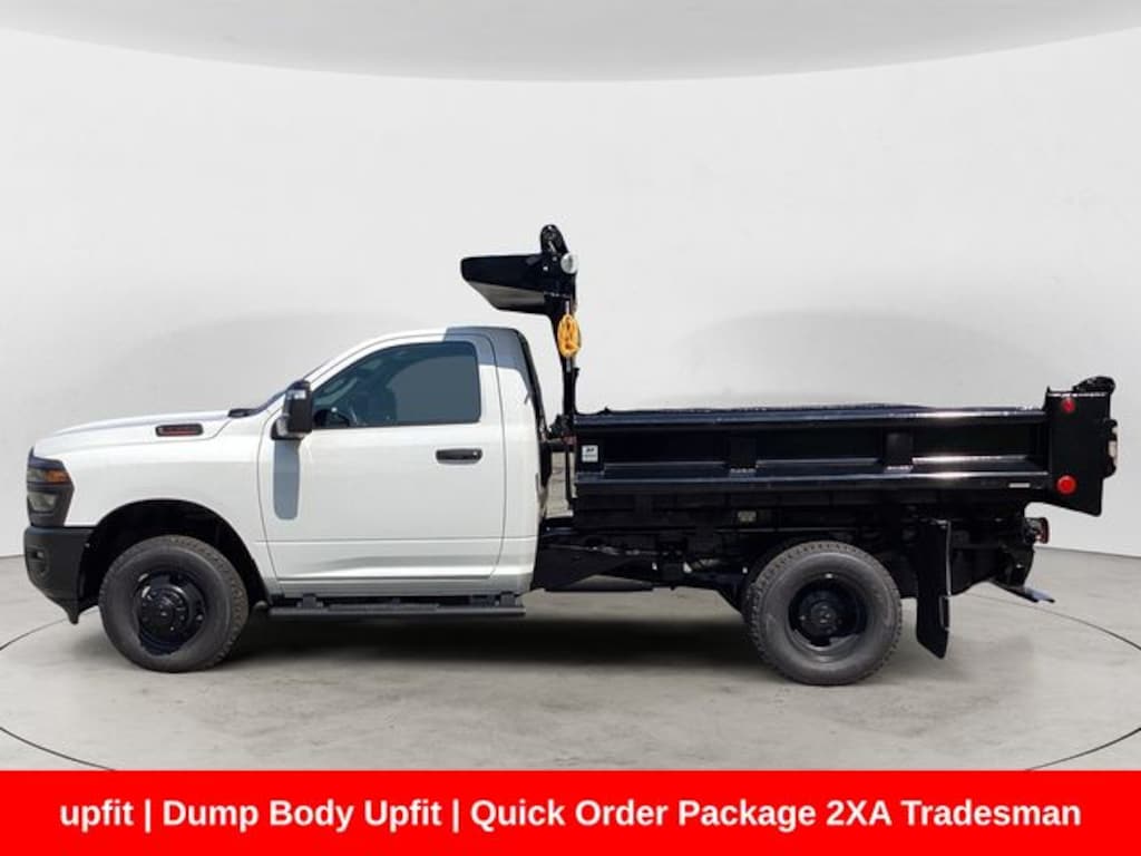 New 2026 Ram 3500 TRADESMAN CHASSIS REGULAR CAB 4X4 60' CA Pickup