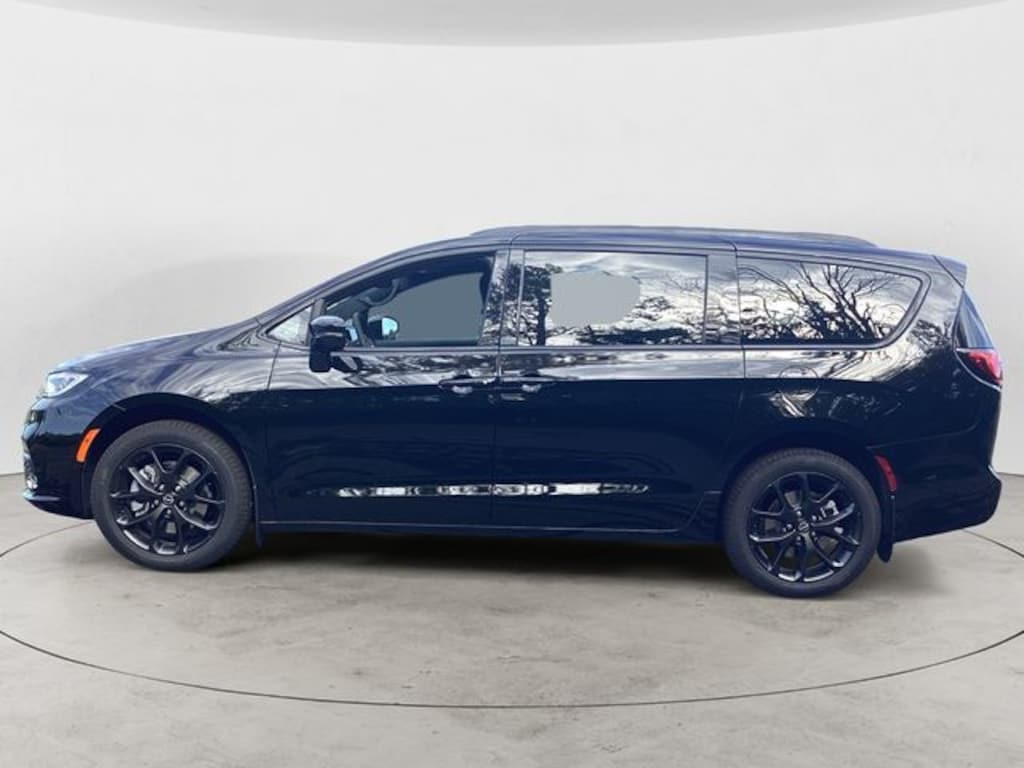 New 2026 Chrysler Pacifica LIMITED AWD Passenger Van