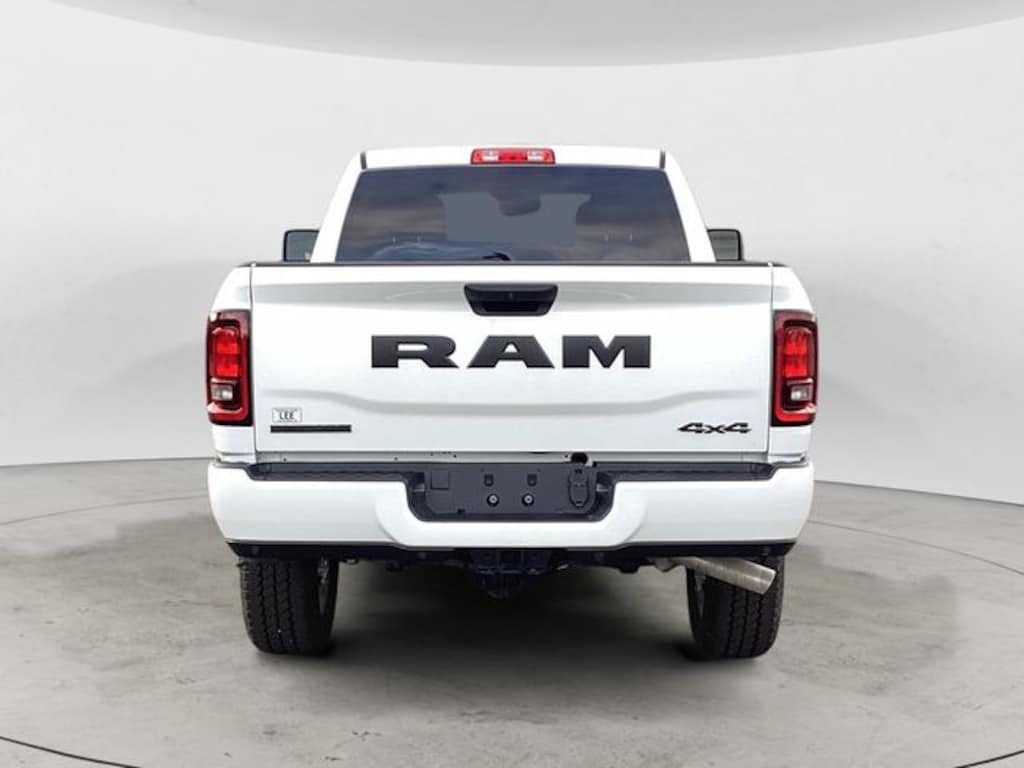 New 2026 Ram 2500 BIG HORN CREW CAB 4X4 6'4 BOX Pickup
