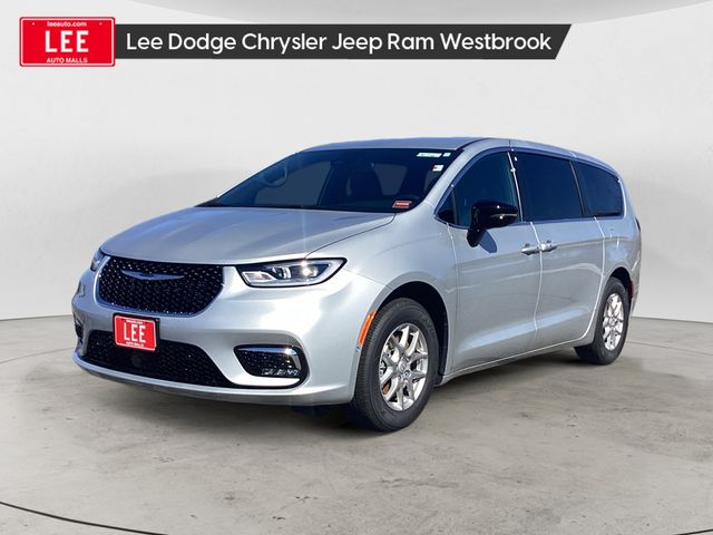 2026 Chrysler Pacifica Passenger Van 