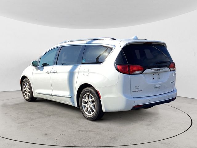 2020 Chrysler Pacifica Touring L photo 3